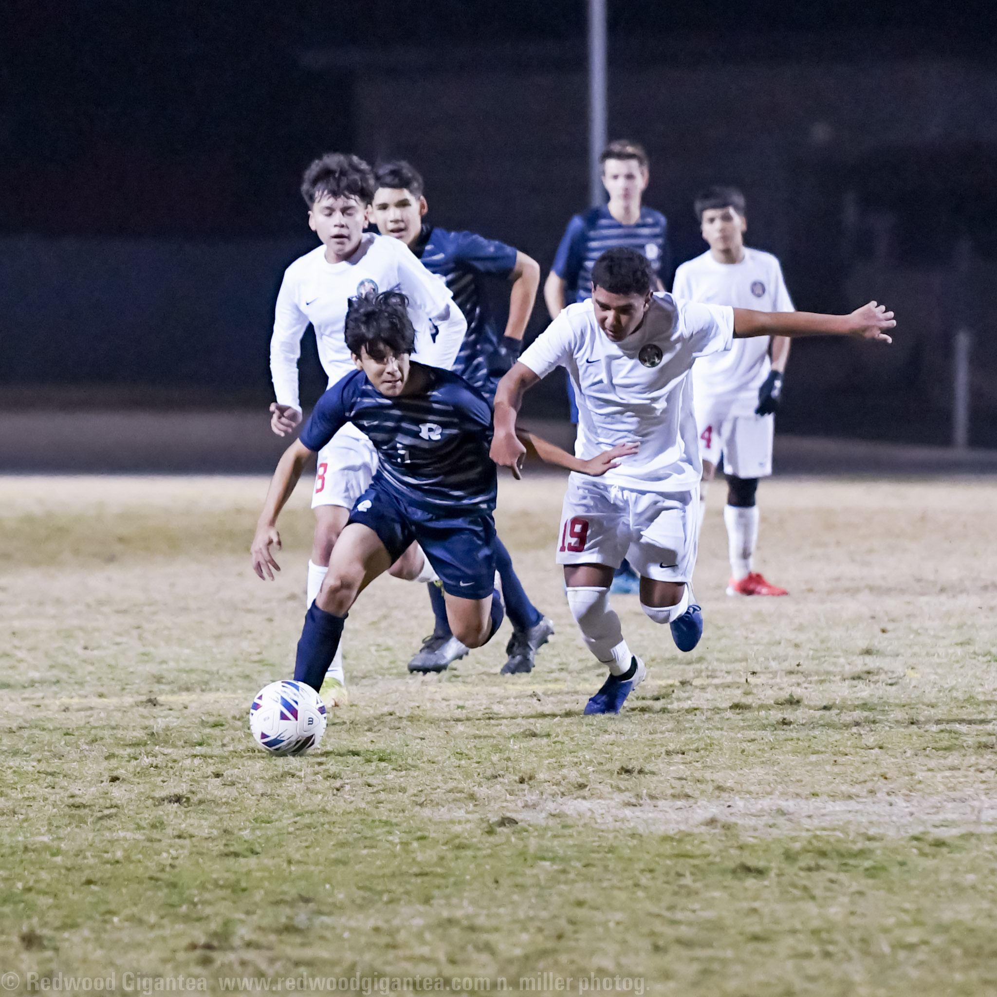 On Friday, Nov. 18th 2022, the Redwood Ranger Soccer teams took on Lindsay high school in the Mineral King Bowl.  Final score for the Varsity was RHS 3- Lindsay 1.
