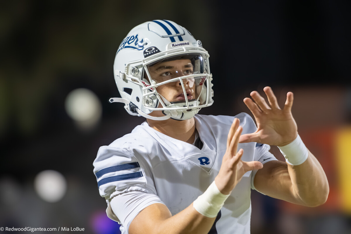lobue-football-10-17-25-6.jpg